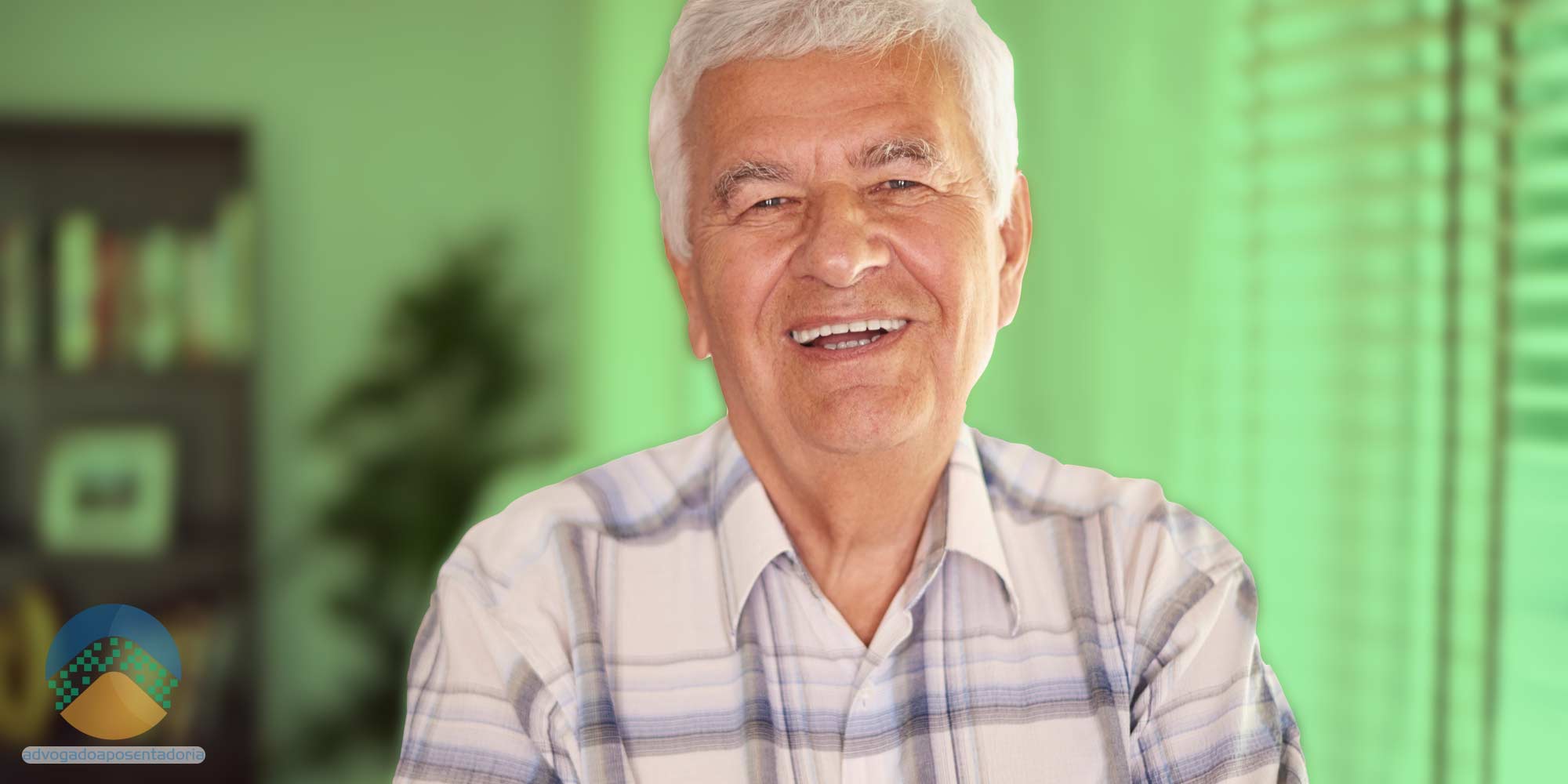 senhor sorrindo com a aposentadoria por idade